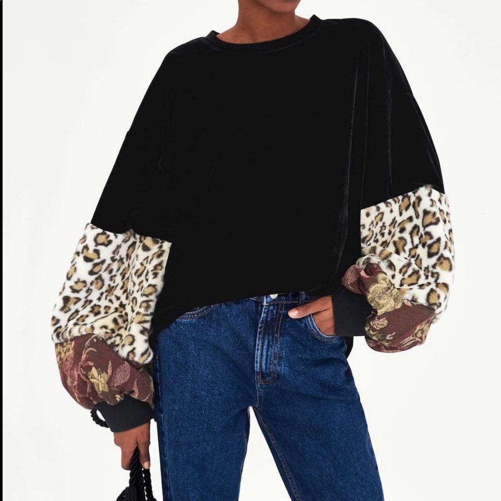 ZARA New Woman Contrasting Leopard Velvet Sweater